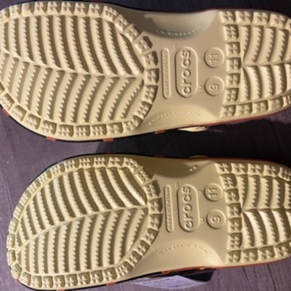 Crocs: SpongeBob Classic Clog - Picture 2 of 5